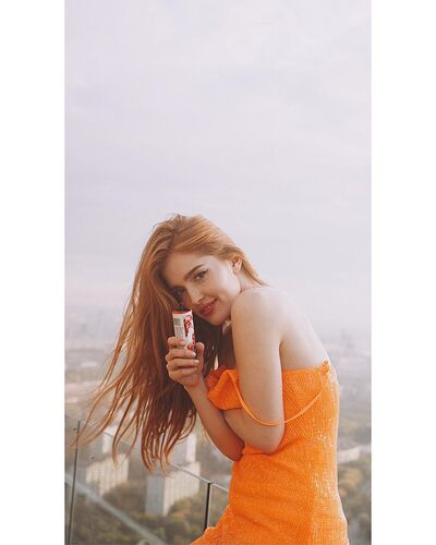 insta_2124905961840959041