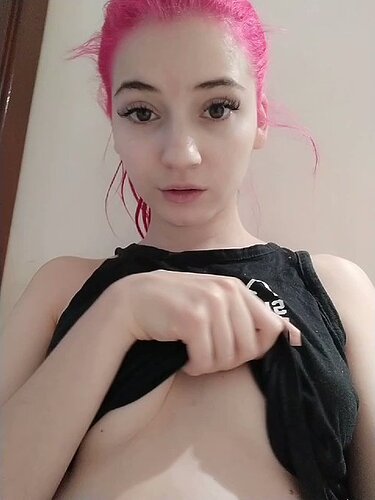 zqZtOsHnQjWamx7H.jpg small