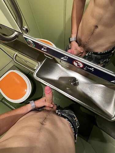 794375
