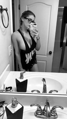 jennadeepthroat_1488165600928