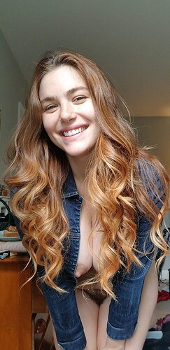 redhead-big-smile-and-big-titties-for-you-today-d-KlAhSt