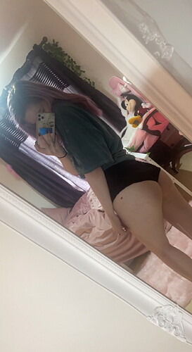 Nude (141)