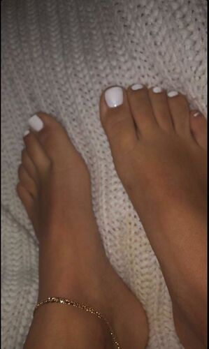 feet-legs-first-feet-pics-pPrDmI