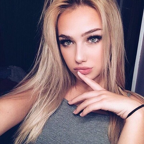 Best-Selfie-Poses-For-Boys-and-Girls1
