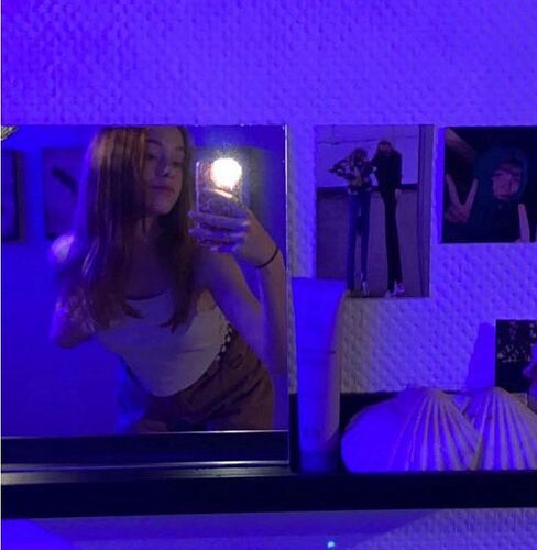 Snapchat-104684069