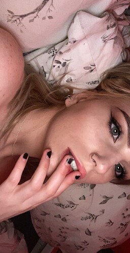 Nude (542)