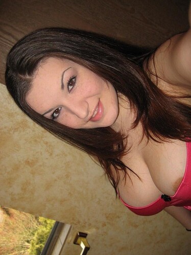 emiliehot1