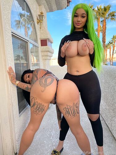 Snapchat-889406270