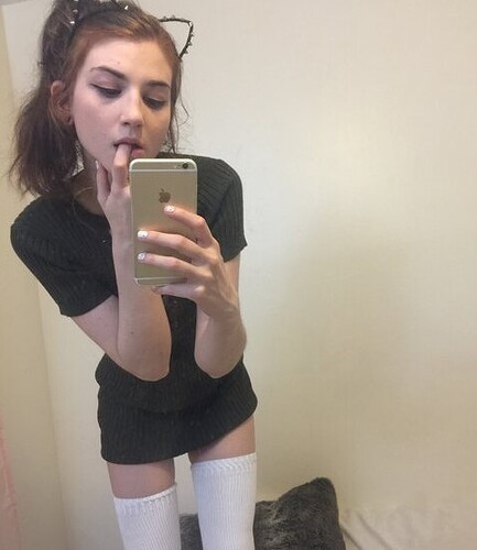 4999323-little-small-girl-http-tiny-cc-eporner-1-3_880x660