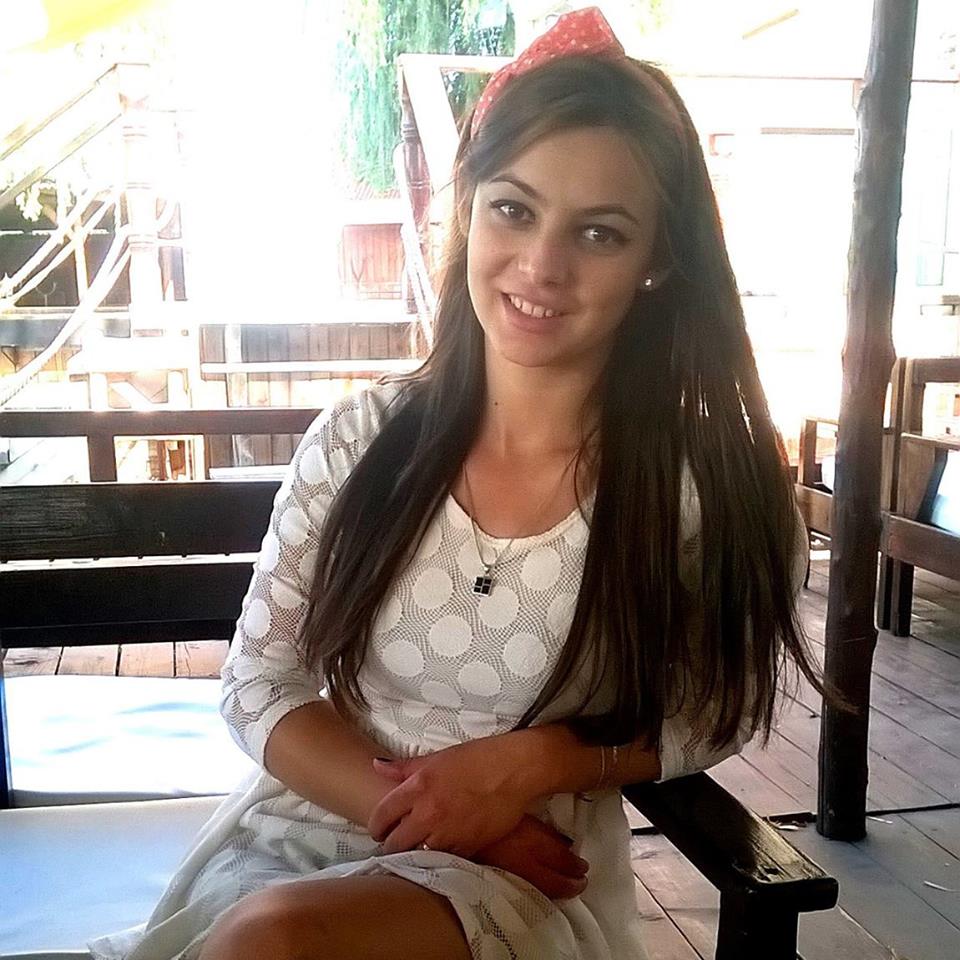 Lona (1)