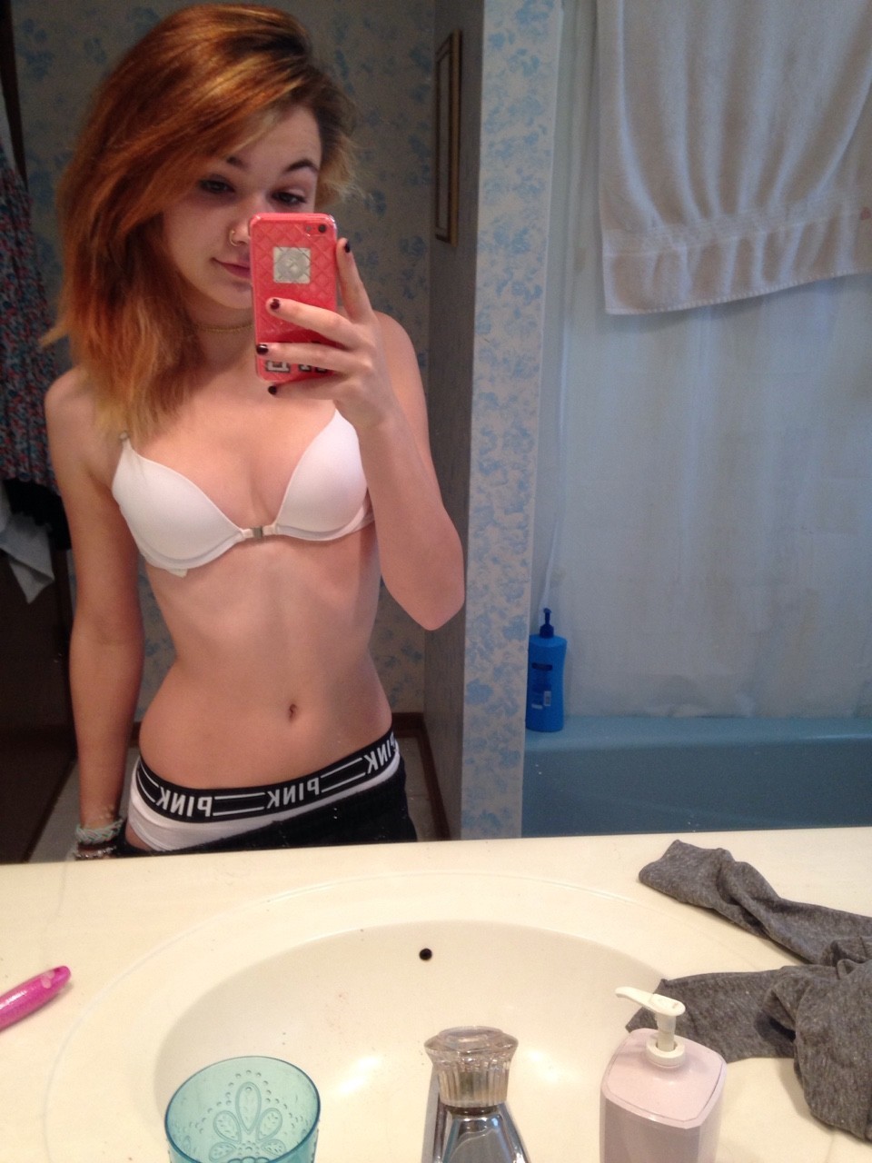 Jaclyn_a6_210_-_ZKIHLJf