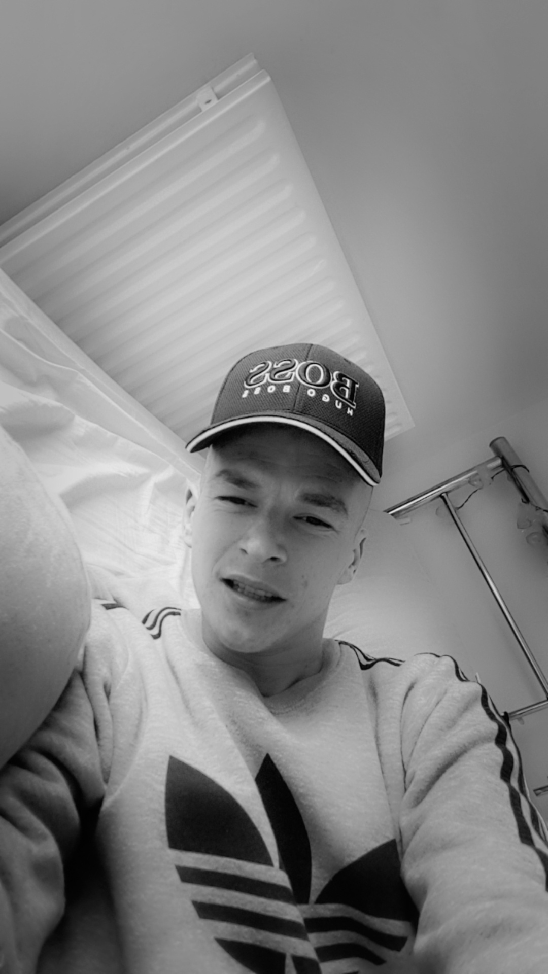 Snapchat-608076154