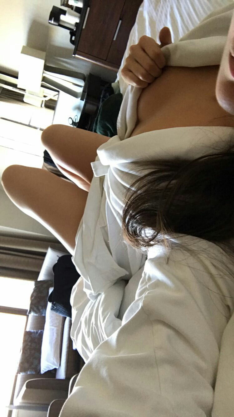 (4)