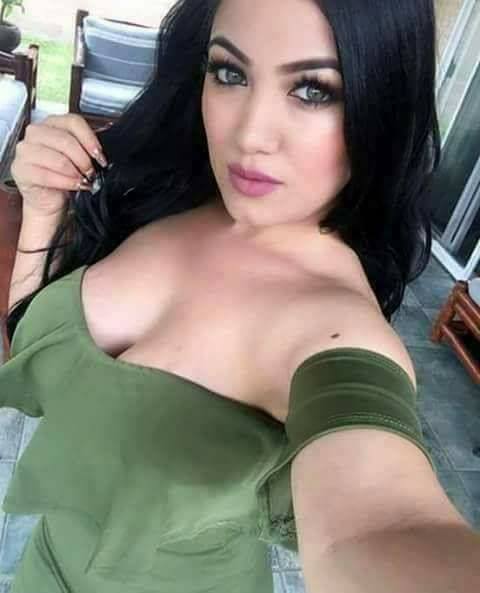 Hot deep cleavage 2