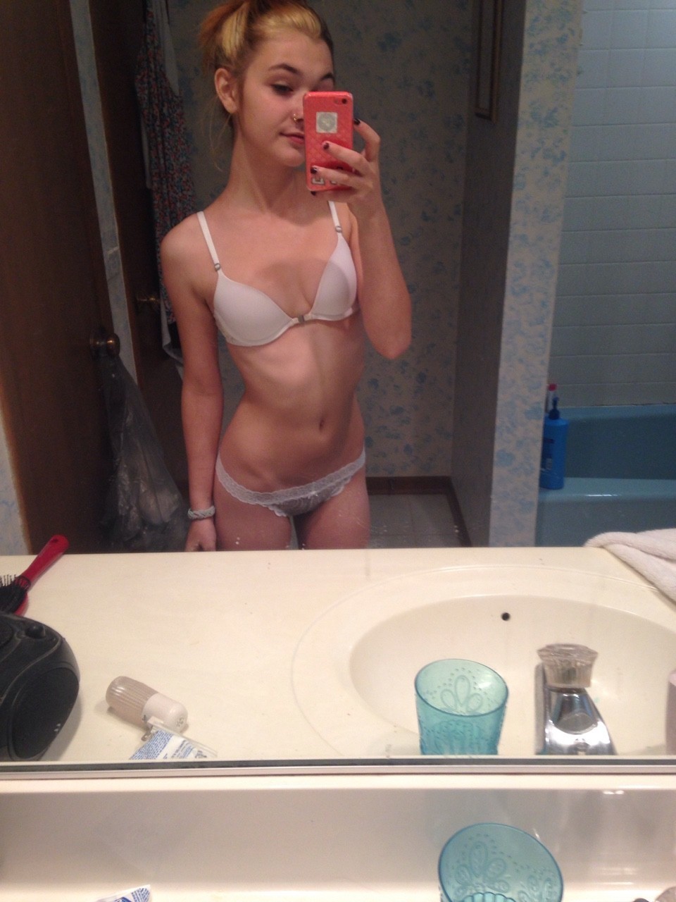 Jaclyn_a6_215_-_x5YrGPH