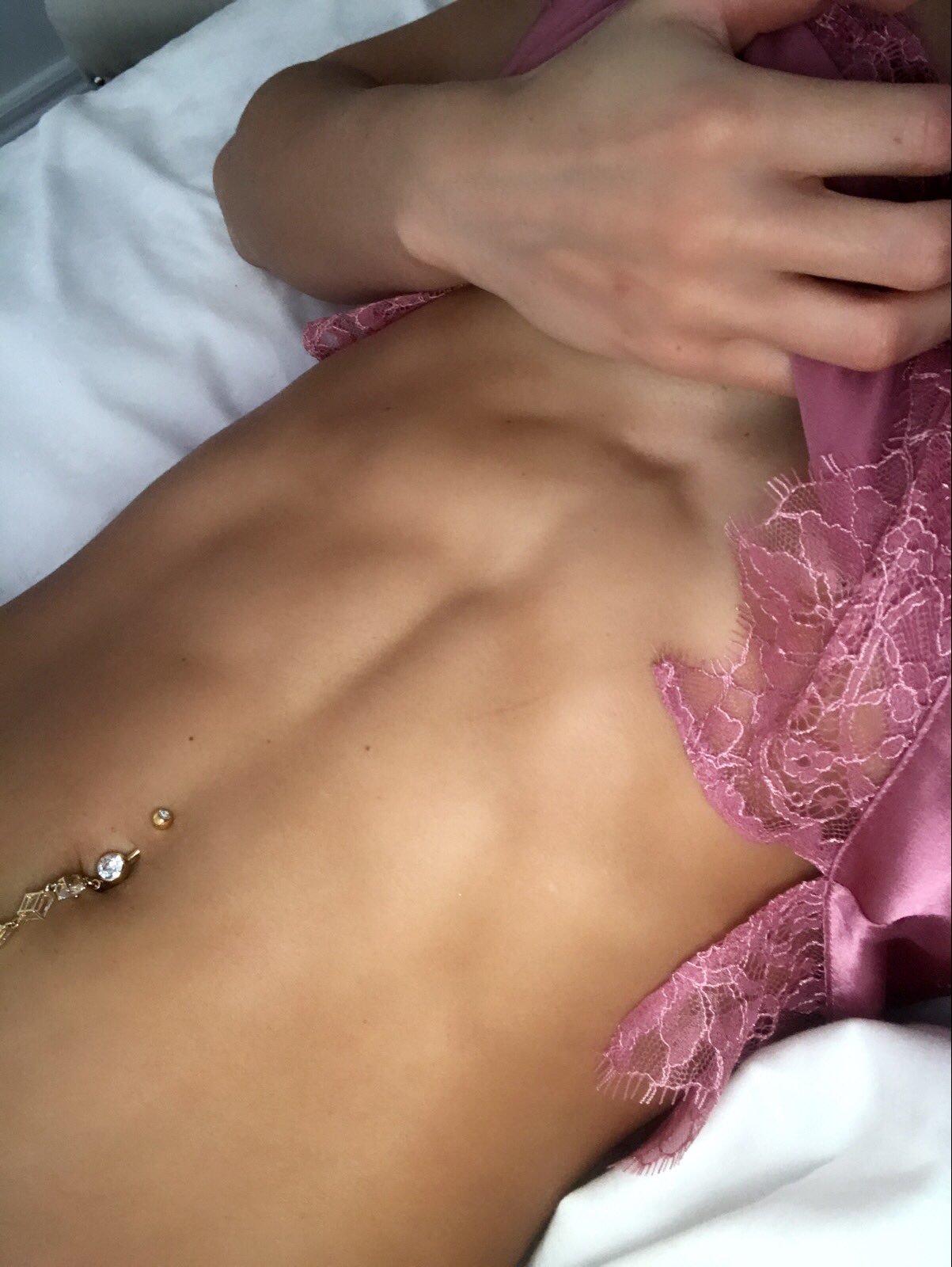 DZoNHrcWkAAQXZx