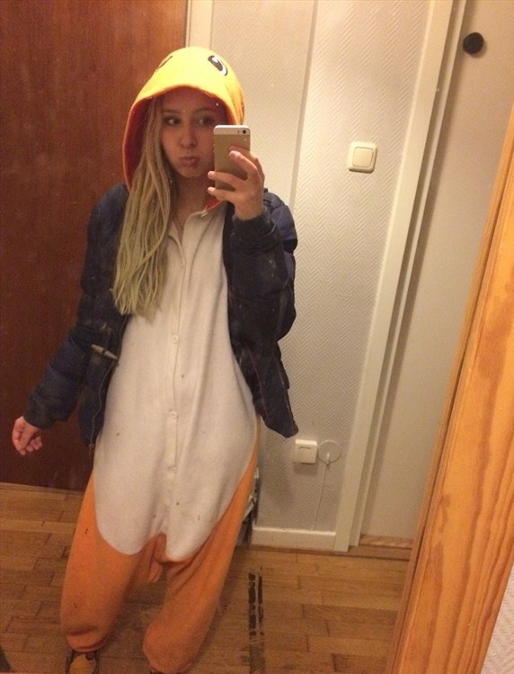 23