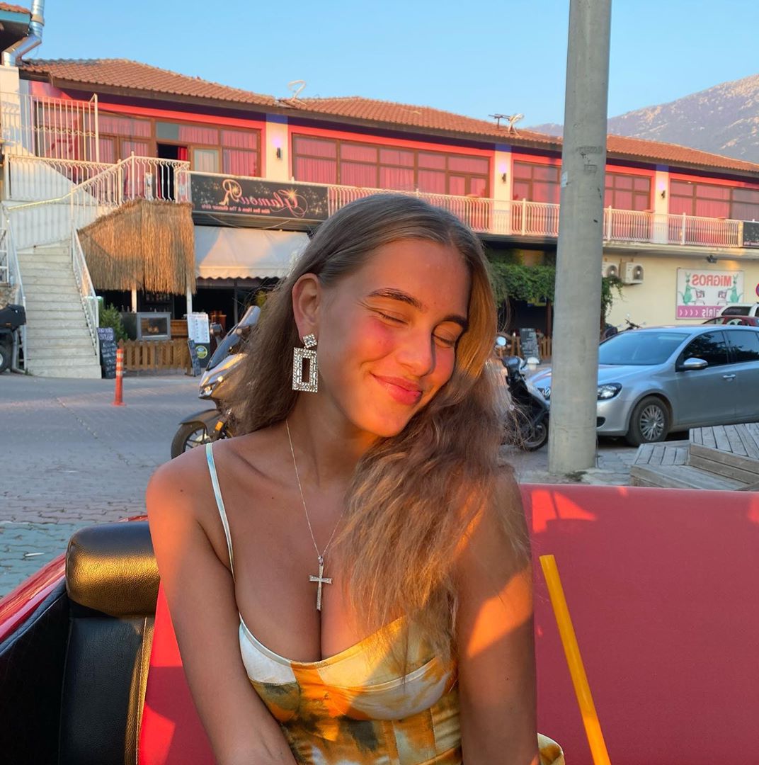 1 (64)