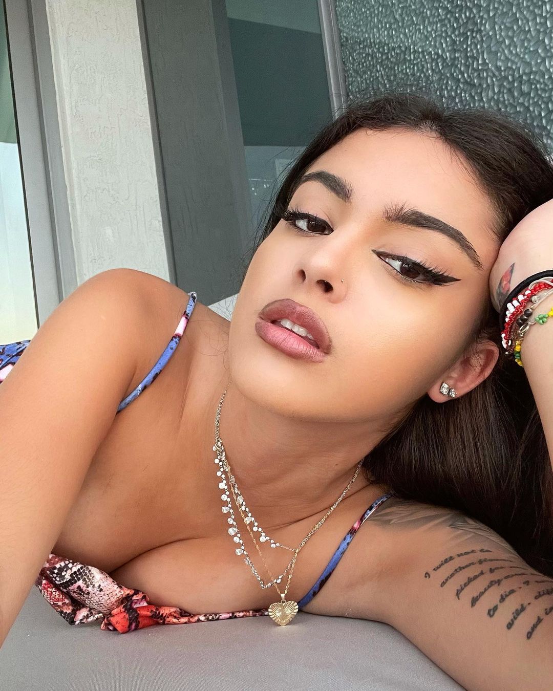 Admiregirls.com_Repost_5