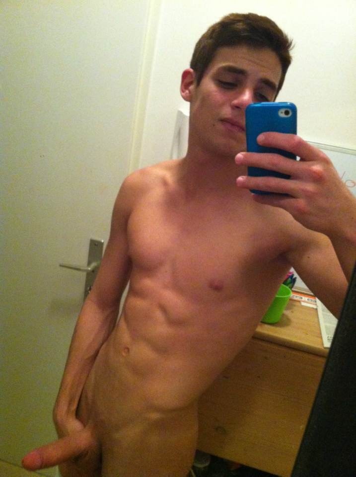 03 self shot in shape teen guys (2)